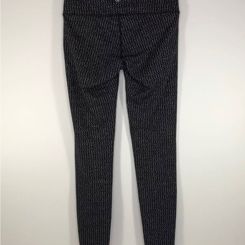 Athleta textured Leggings Black White Zigzag Women’s XS - Picture 3 of 9